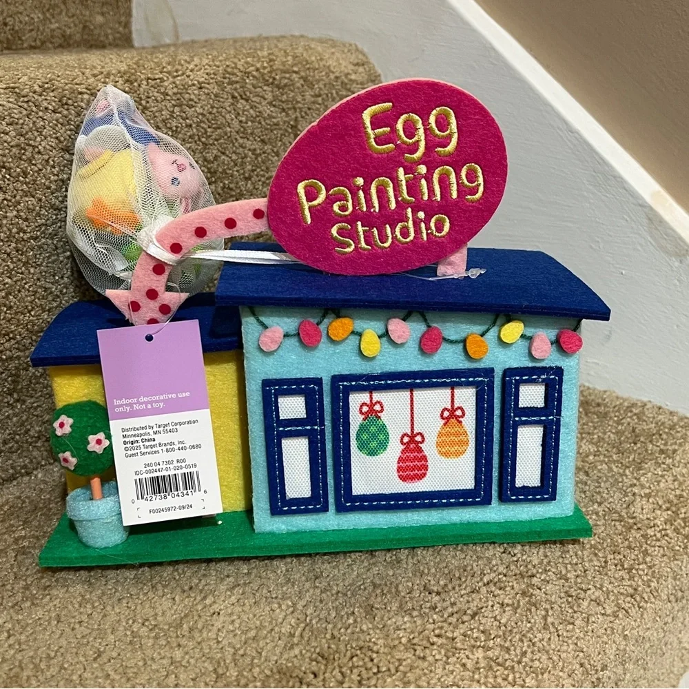Spritz (Target) Easter Egg Painting Studio Felt Fabric Display w/Bunny Chick Egg